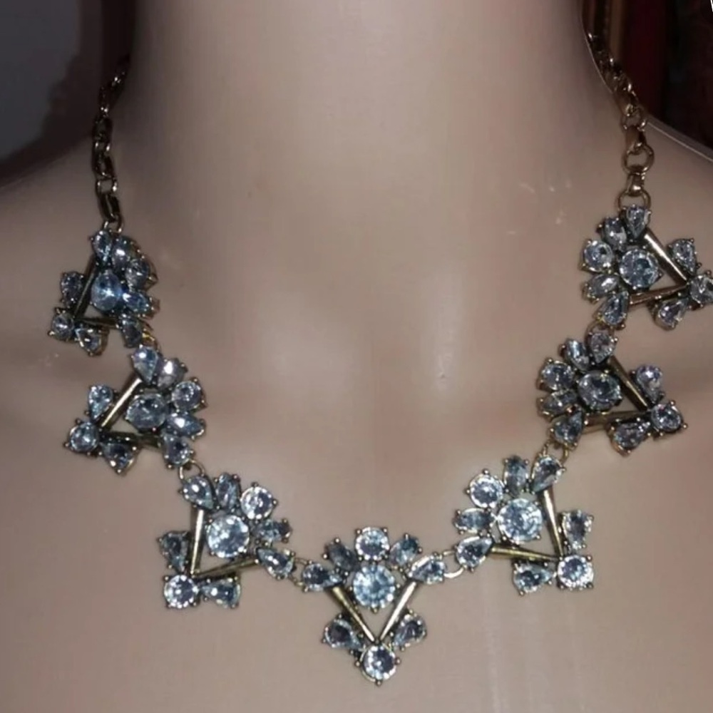 Elegant CRYSTAL Gold V STYLE STATEMENT Necklace Gold TONE VINTAGE NEW